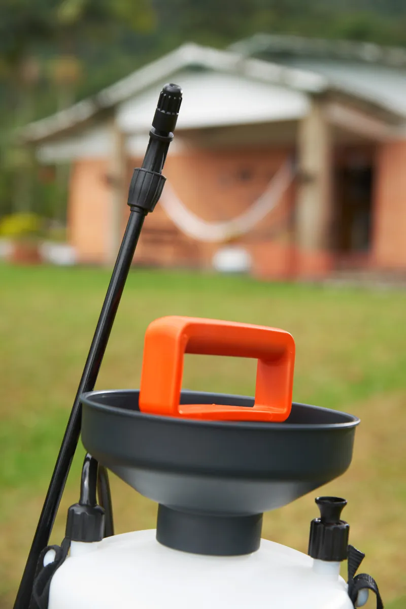 Pulverizador de Mano Husqvarna 8L — foto 3